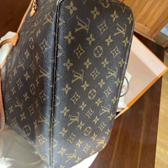 Louis Vuitton Neverfull MM - Picture 3 of 11